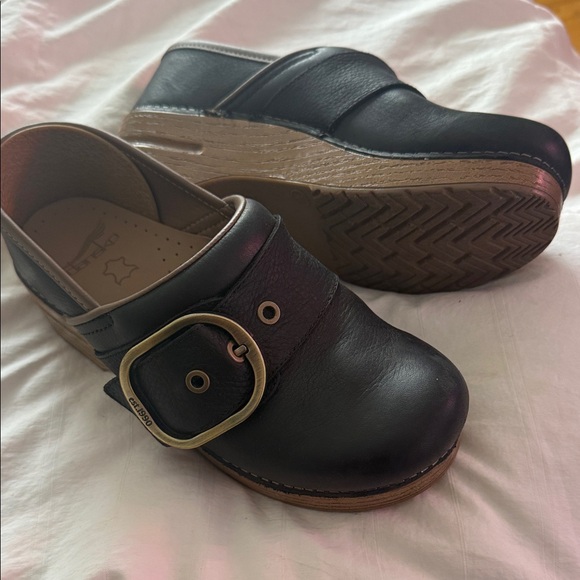 Dansko Shoes - Dansko Pearson Black Leather Mules with Gold Buckle size 38